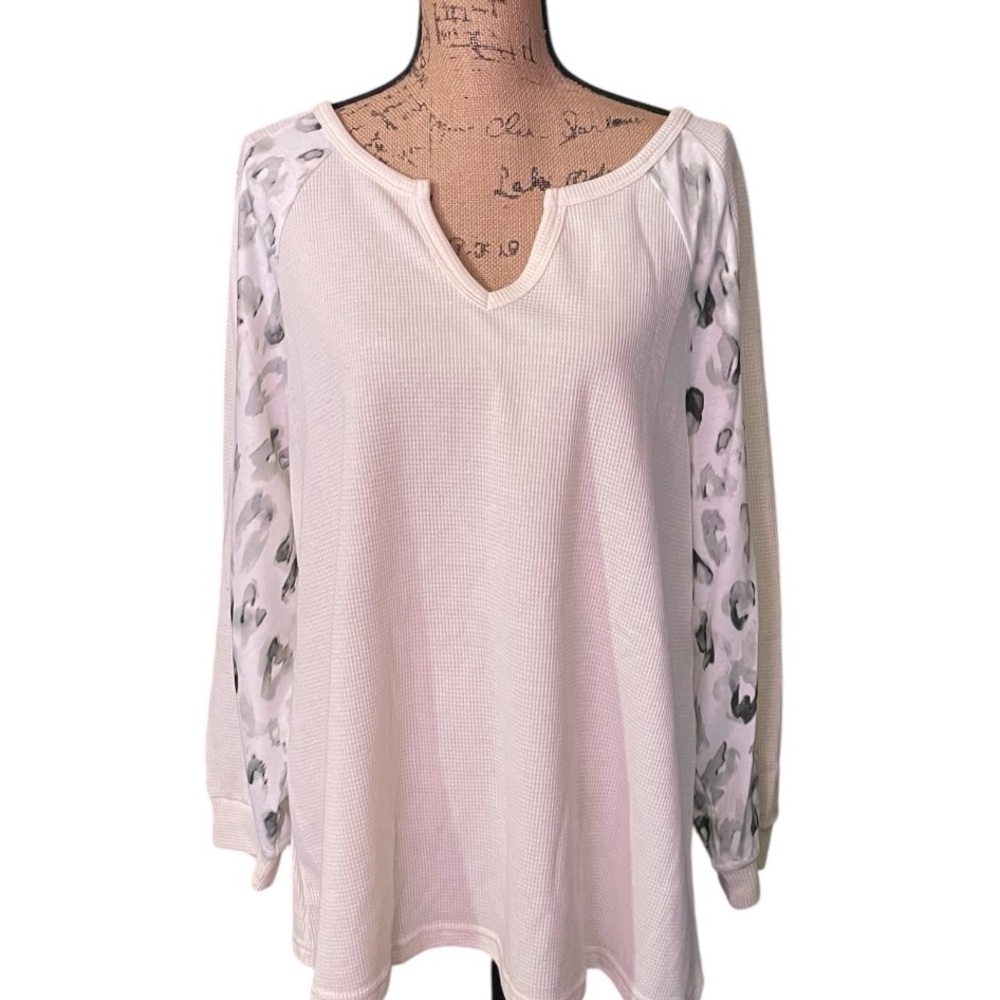 BloomChic Animal Print‎ Relaxed Long Sleeve Tunic